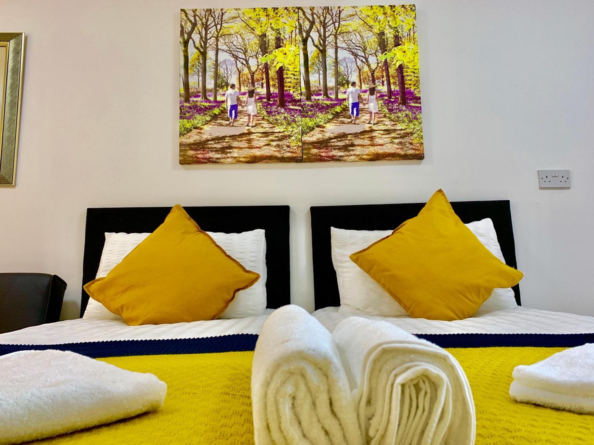 London Studio Apartments, Private Bathroom, Kitchenette, Parking, Np2 Экстерьер фото