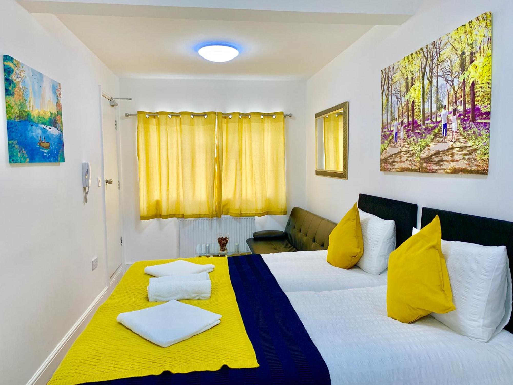 London Studio Apartments, Private Bathroom, Kitchenette, Parking, Np2 Экстерьер фото